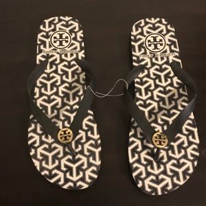 Tory Burch Flip Flop T Zag Logo Flat Sandals - Size 9